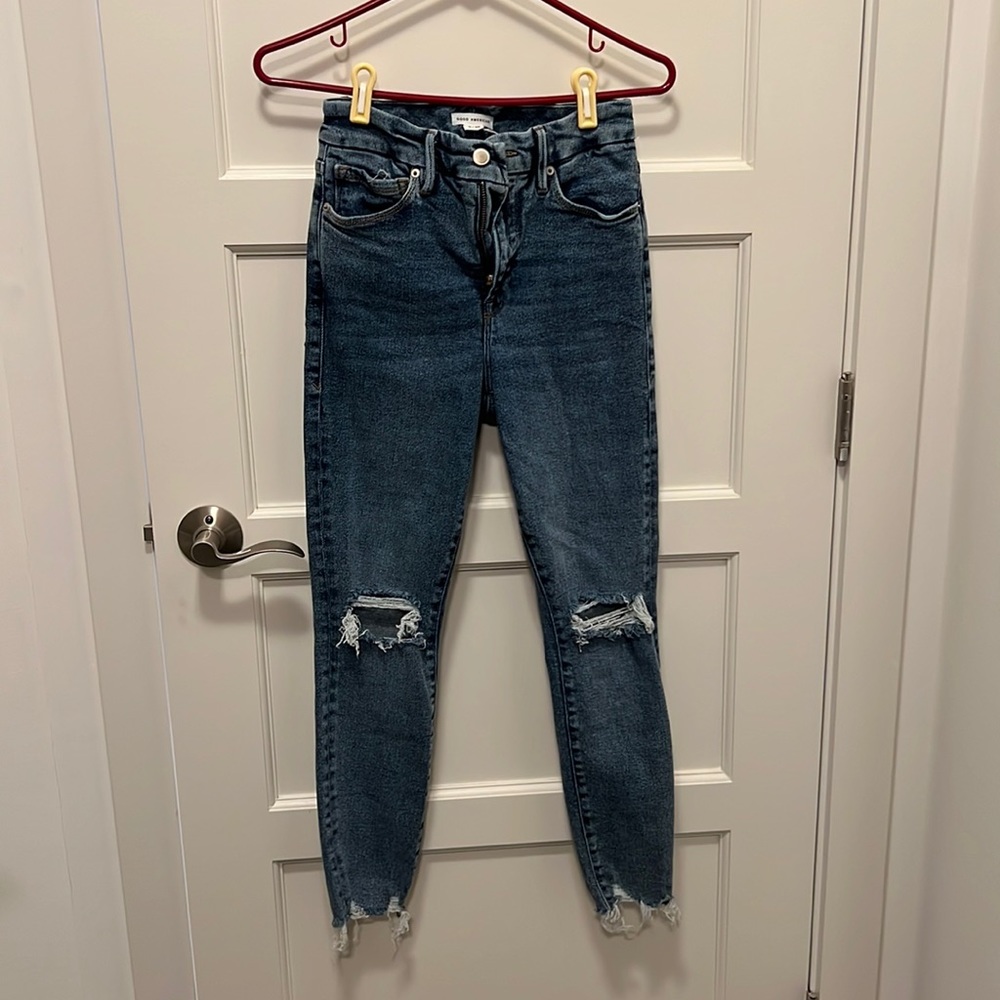 Good American Good Waist Crop Chewed Hem Skinny Jean